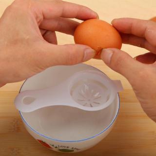 Dụng cụ tách lòng đỏ trứng tiện dụng