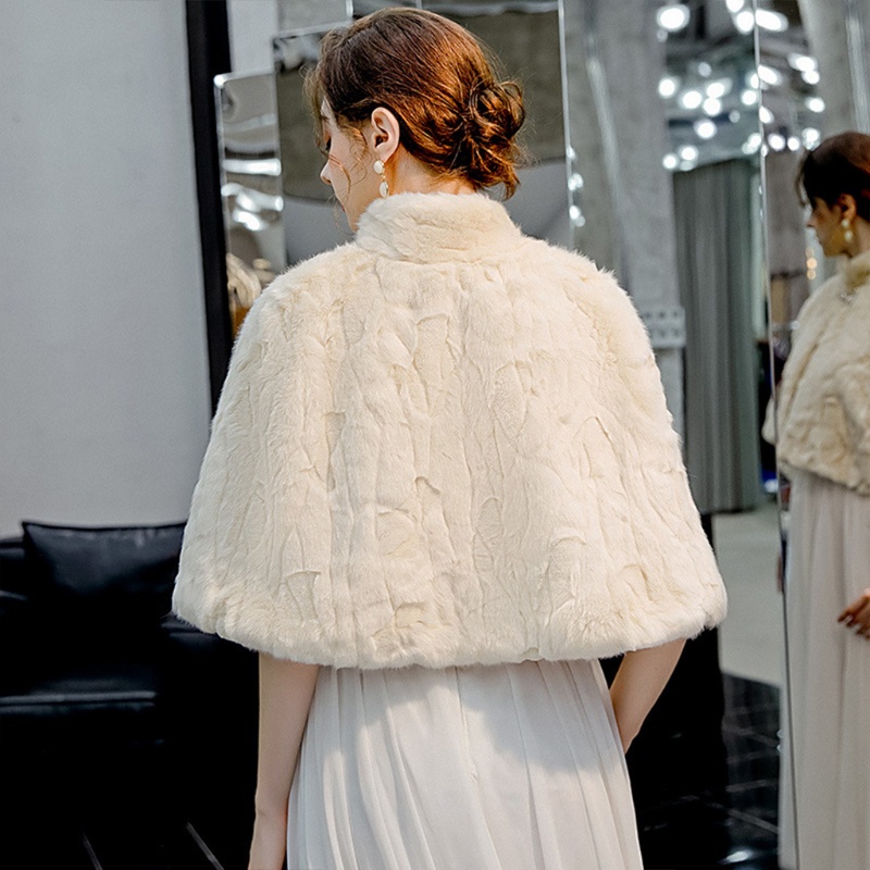 Khăn Choàng Lông Nhung Đính Đá Sang Trọng Cho Cô Dâu