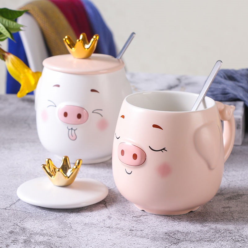 Ly sứ HEO VƯƠNG MIỆN - KHẮC TÊN THEO YÊU CẦU, cốc uống nước CÓ NẮP giữ nhiệt &amp; THÌA, 400ml, HÔP QUÀ TẶNG in logo in hình