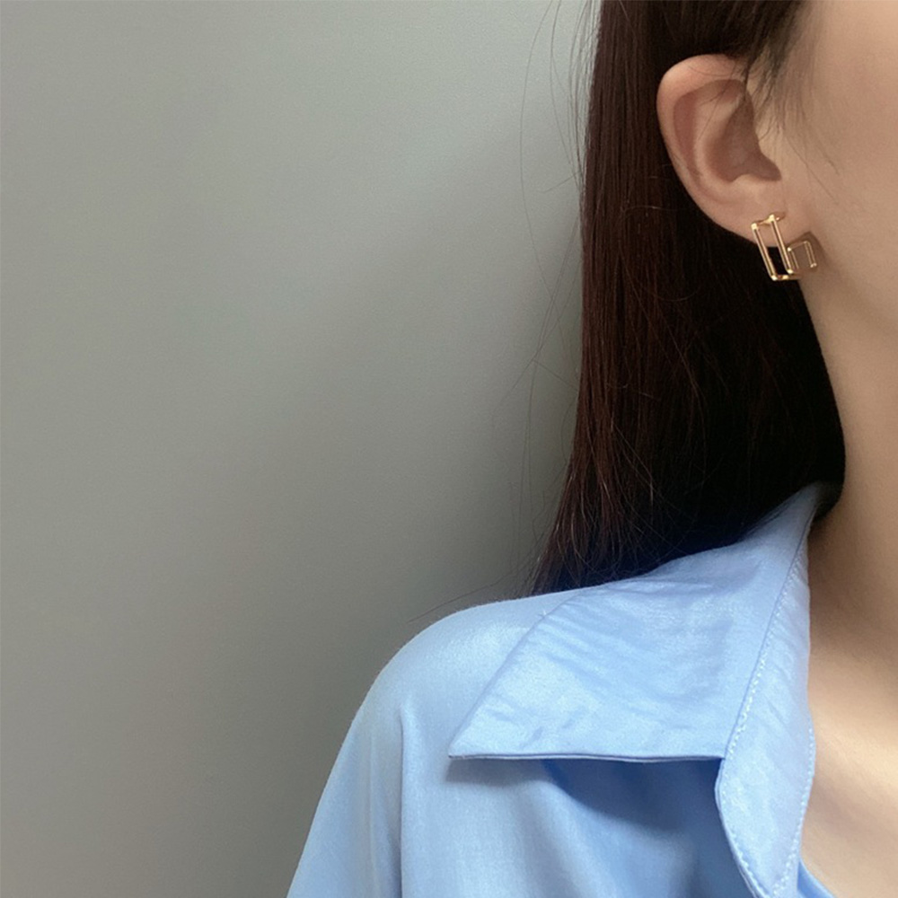 Khuyên Tai Nữ Trang Tạo Hình Độc Đáo