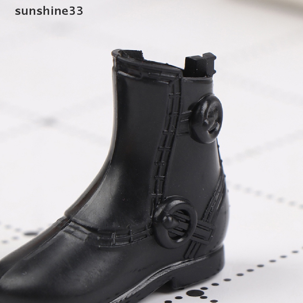 2 đôi giày thể thao thời trang nam cho búp bê