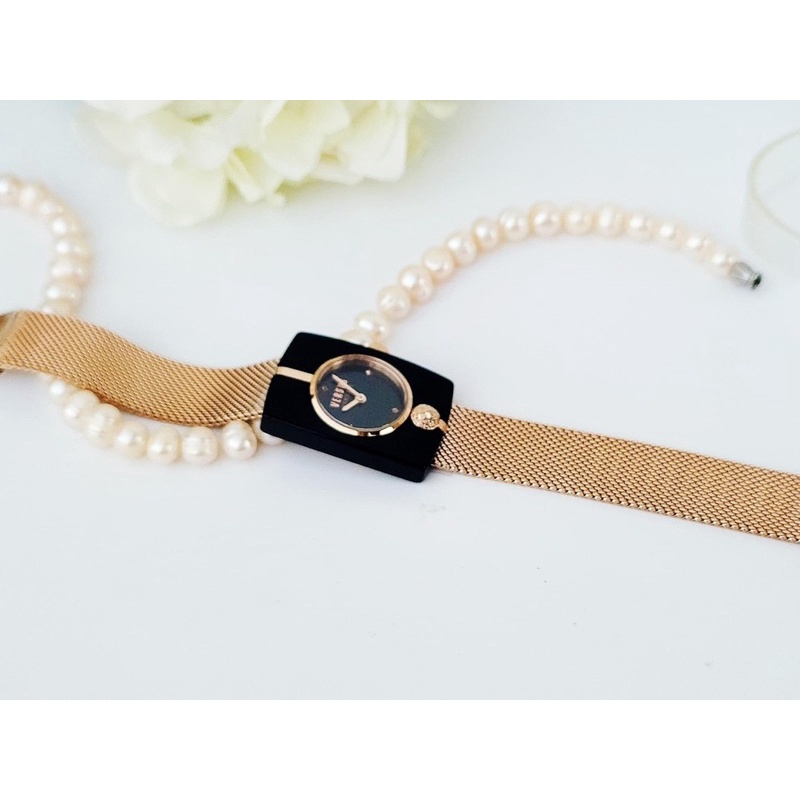Đồng hồ nữ Versus Noho - New Collection .