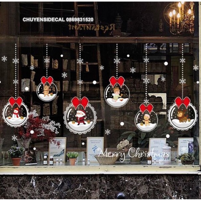 Decal dân tường Noel - Rèm Pha Lê Noe đỏ