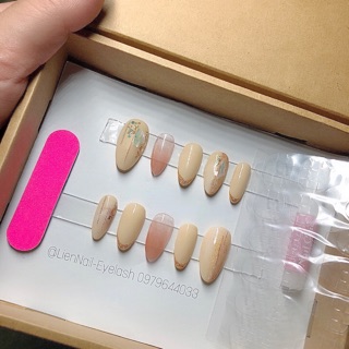 Nailbox - móng up sẵn kèm keo và miếng dán