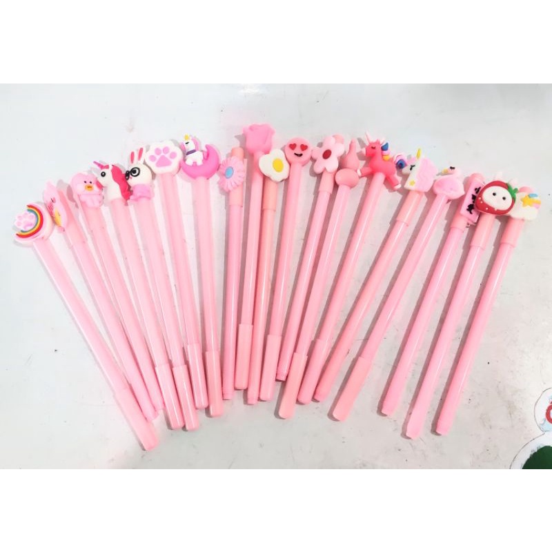 ̣ 1 cây viết / bút gel mực màu đen