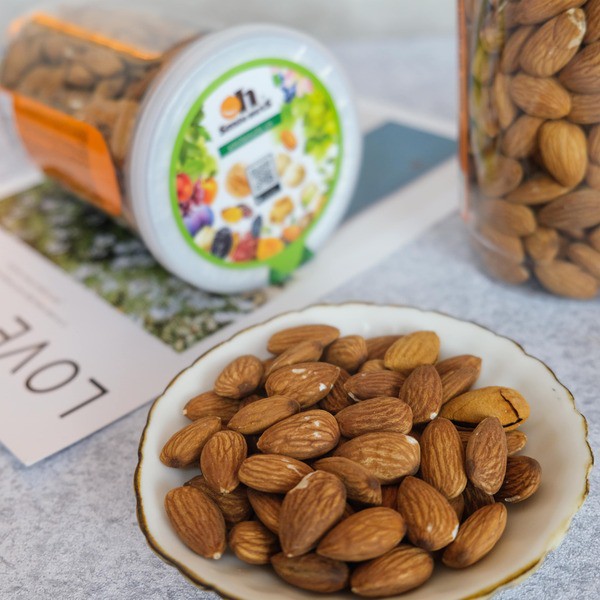 Hạt Hạnh Nhân Mỹ tách vỏ Oh Smilenuts đã nướng mộc 500g/hộp - Dùng trực tiếp không cần chế biến