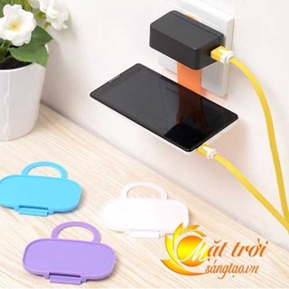 Giá đỡ điện thoại treo ổ điện cắm sạc