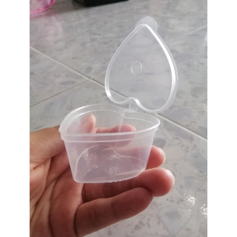 1 hộp nhựa mini hình vuông size 3.5cm trong suốt, đựng đá đính tranh, đựng thẻ nhớ, sim, nút bịt tai,đồ dùng mini