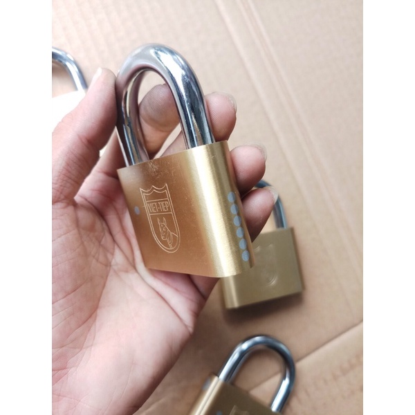 Set 10 ổ khoá VIỆT TIỆP dùng chung 1 chìa chủ ( loại 5p , khoá Bấm , có 10 chìa sơ cua )