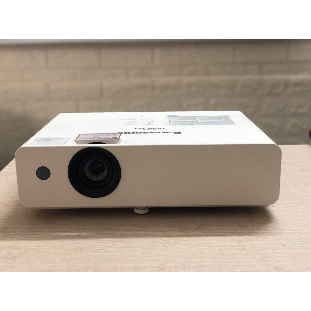 Máy chiếu cũ Panasonic PTLB280