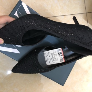 Giày zara đính đá đen auth tuồn