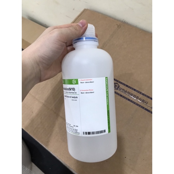Dung dịch chuẩn 0.1 mol/lit sodium hydroxide 0.1N Samchun Hàn Quốc chai 1 lít