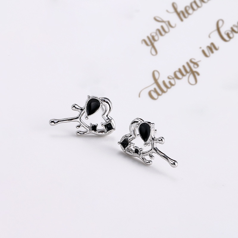 Khuyên Tai Hình Trái Tim Bằng Kim Loại Màu Đen Phong Cách Cổ Điển Dành Cho Nữ