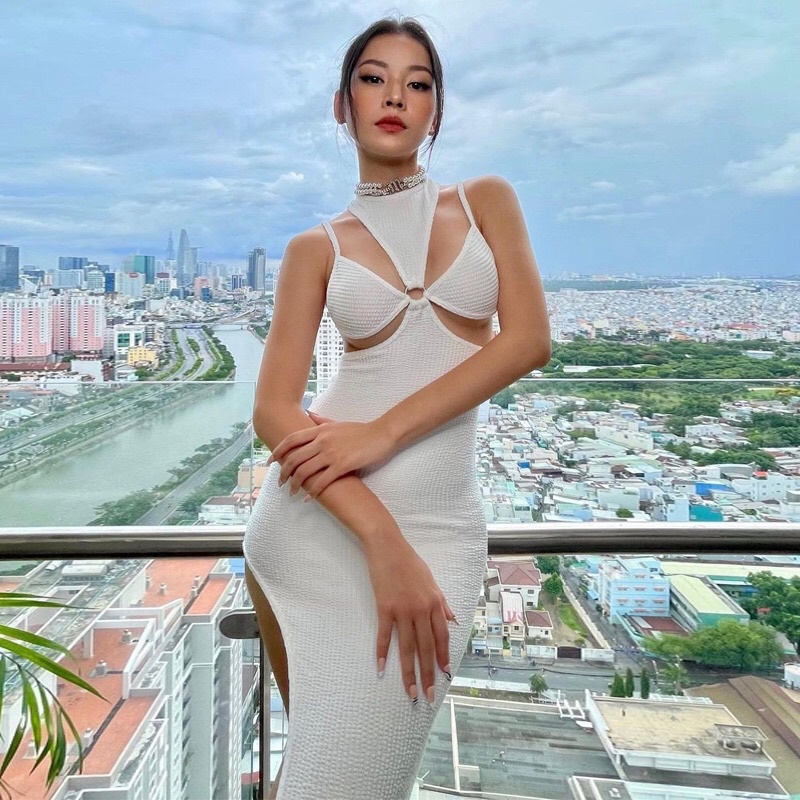 Đầm trắng body dự tiệc sexy Xẻ tà Dáng dài Khoét eo Cổ yếm Váy đầm dây Ôm body Sexy Đi biển Đi chơi gợi cảm Quyến rũ