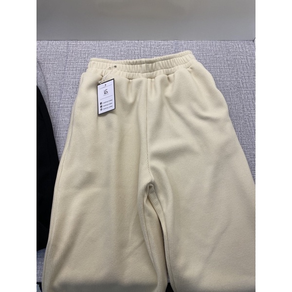 Quần nỉ trơn basic Lylyshop Unisex, kiểu quần jogger bo gấu chất vải nỉ tăm dày dặn freesize dài 90cm | BigBuy360 - bigbuy360.vn