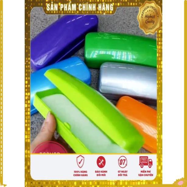 Hộp nhựa đẹp đựng kính mát vừa hết các loại kính giao màu ngẫu nhiên .