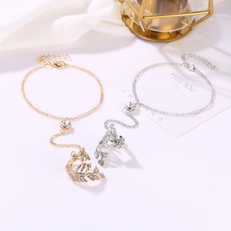 Vòng tay phối mặt hình chiếc lá đính đá sang trọng cho nữ