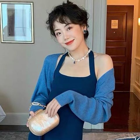Set đầm nữ cổ yếm và áo khoác cardigan thời trang quyến rũ