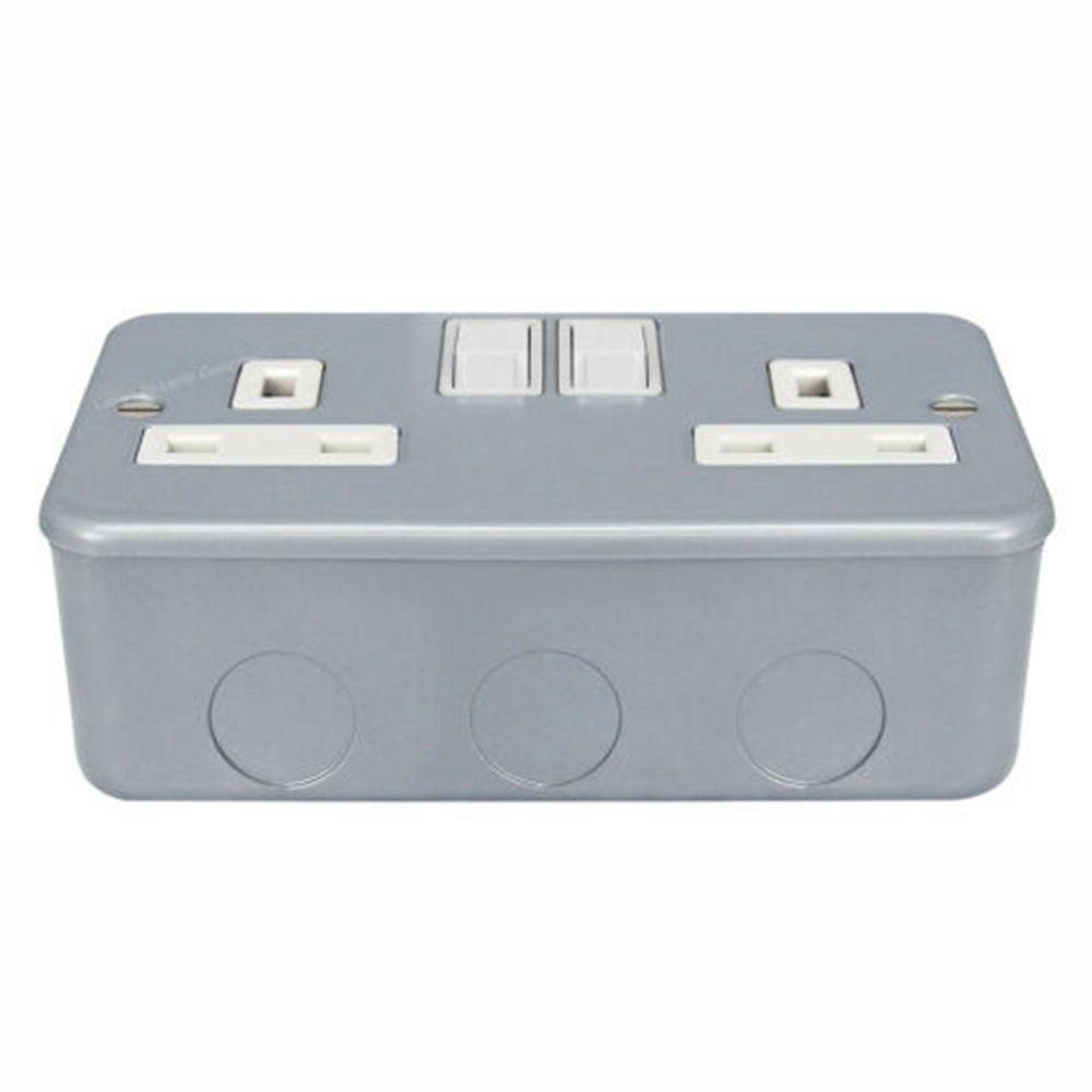 Ổ Cắm NICKOLAS Có Công Tắc Đèn Hình Vuông Đa Năng Tiêu Chuẩn Anh Cho TV PC