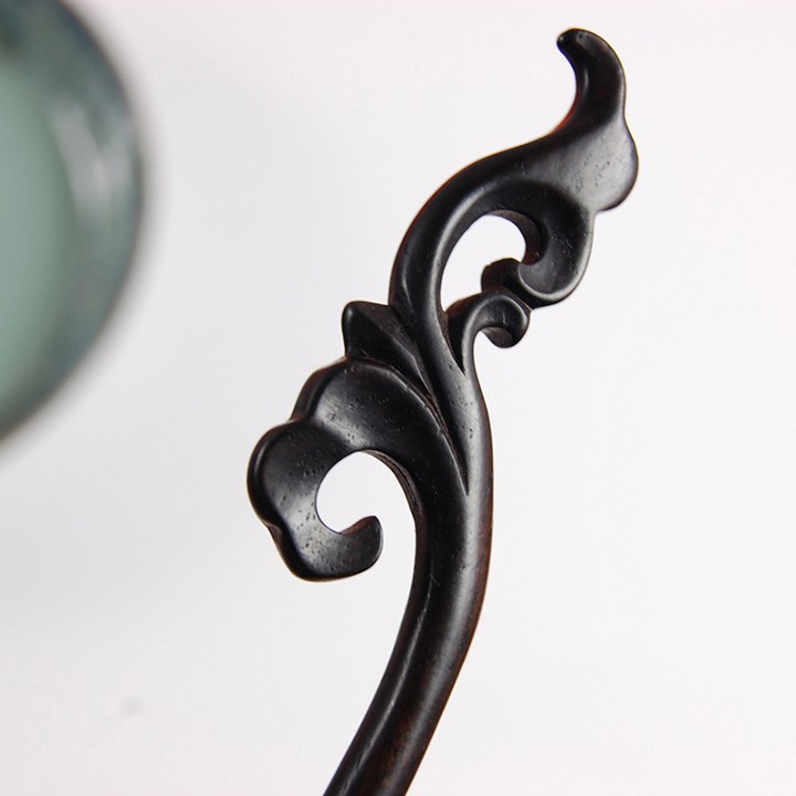 Trâm gỗ mun họa tiết cách điệu dùng búi tóc phong cách cổ trang vintage
