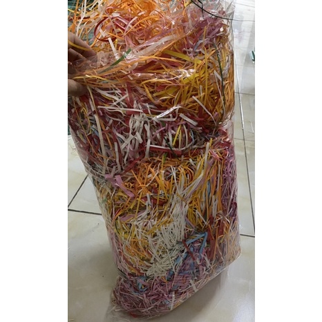 Giấy vụn lộn xộn lót hộp quà tặng, giấy chống sốc nhiều màu