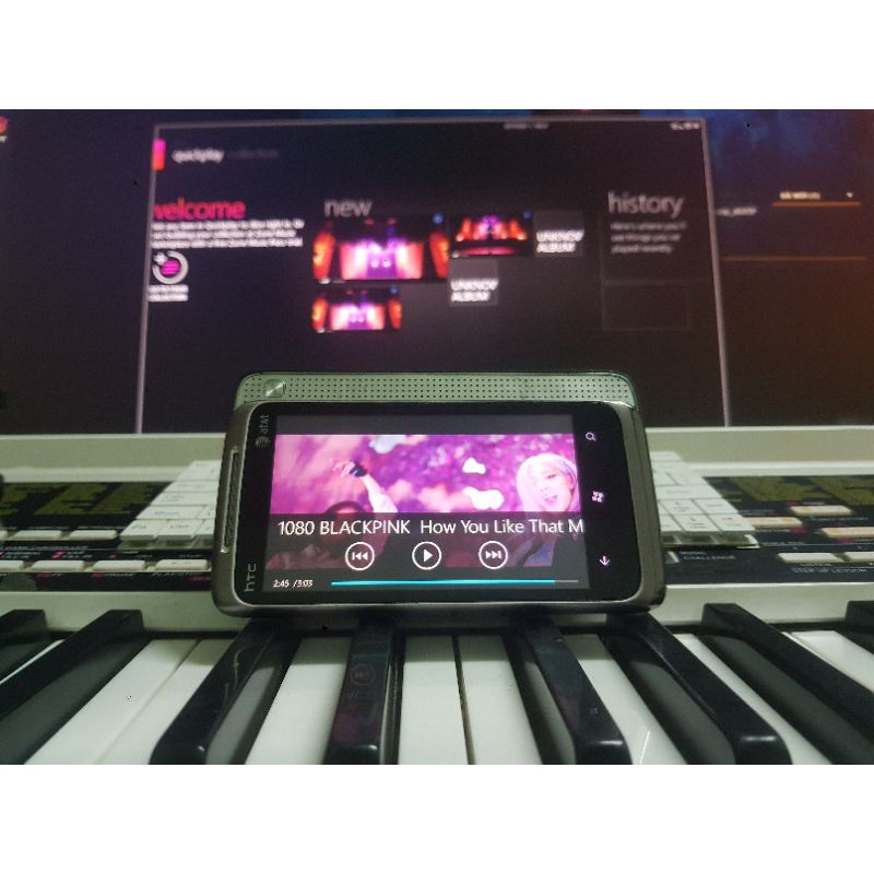 Điện thoại cổ htc surround