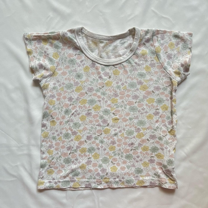 Y2k áo thun hoạ tiết hoa nhí  2hand