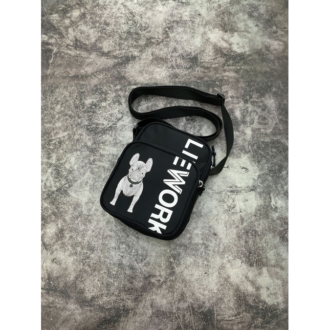 (HÀNG XUẤT XỊN) Túi đeo chéo B381 LIFE/WORK LOGO MINI BAG BLACK Made in Vie full-tem-tag