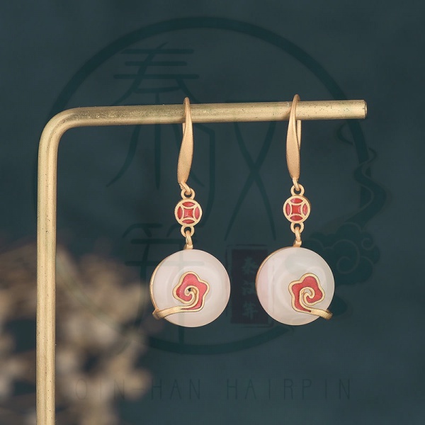 Khuyên tai nữ hình dạng phong cách thời trang