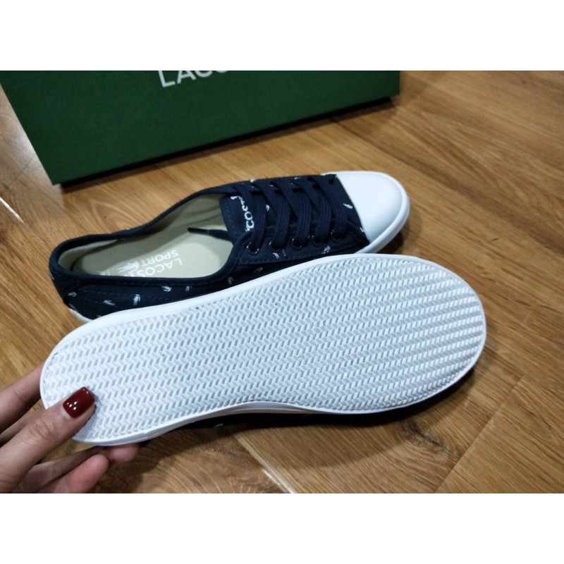 Giày vải nữ cổ dài hoạ tiết thêu logo nhỏ trang trí đế bệt lacoste