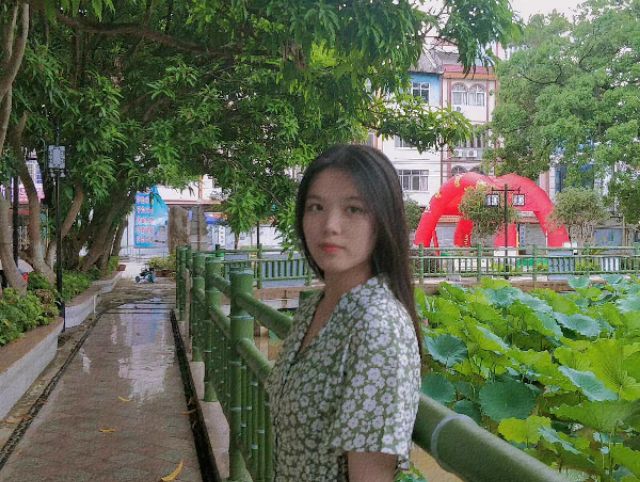 (HÀNG SẴN) Váy hoa nhí xòe ngắn đuôi cá cổ V dọc khuy style Retro cá tính Hong Kong | BigBuy360 - bigbuy360.vn