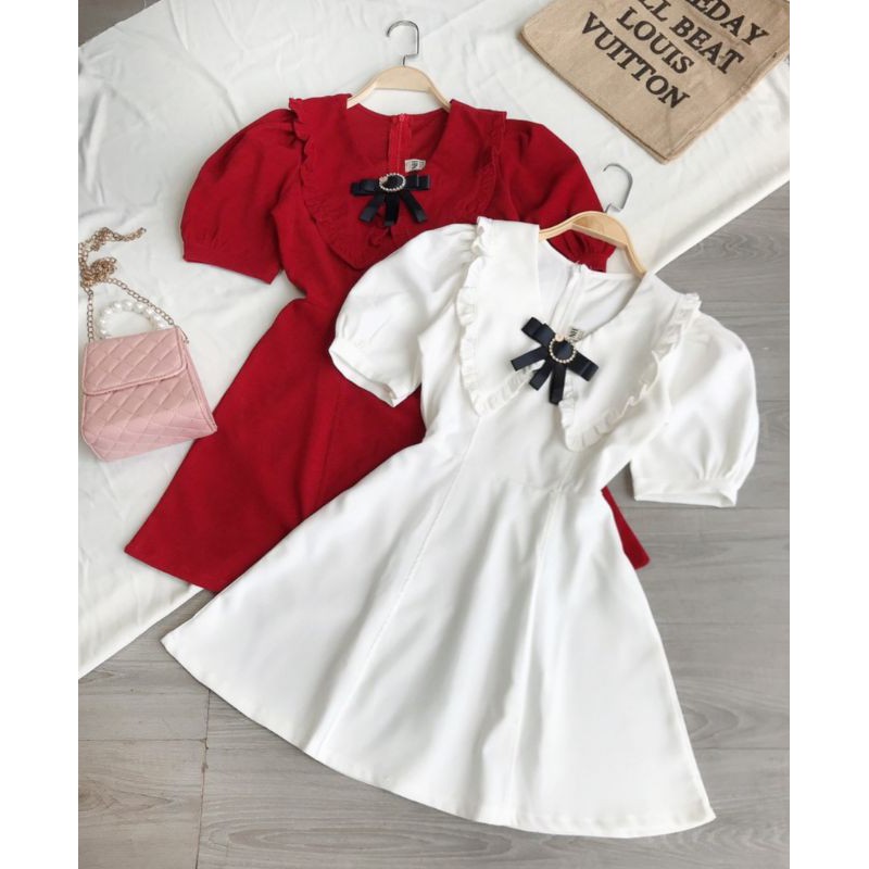 Đầm nỉ nhung tay phồng cổ sen viền bèo kèm tag.