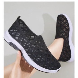 Giày lười thể thao, chạy bộ đục lỗ thoáng mát êm chân trung niên tăng mẹ - vincent shop