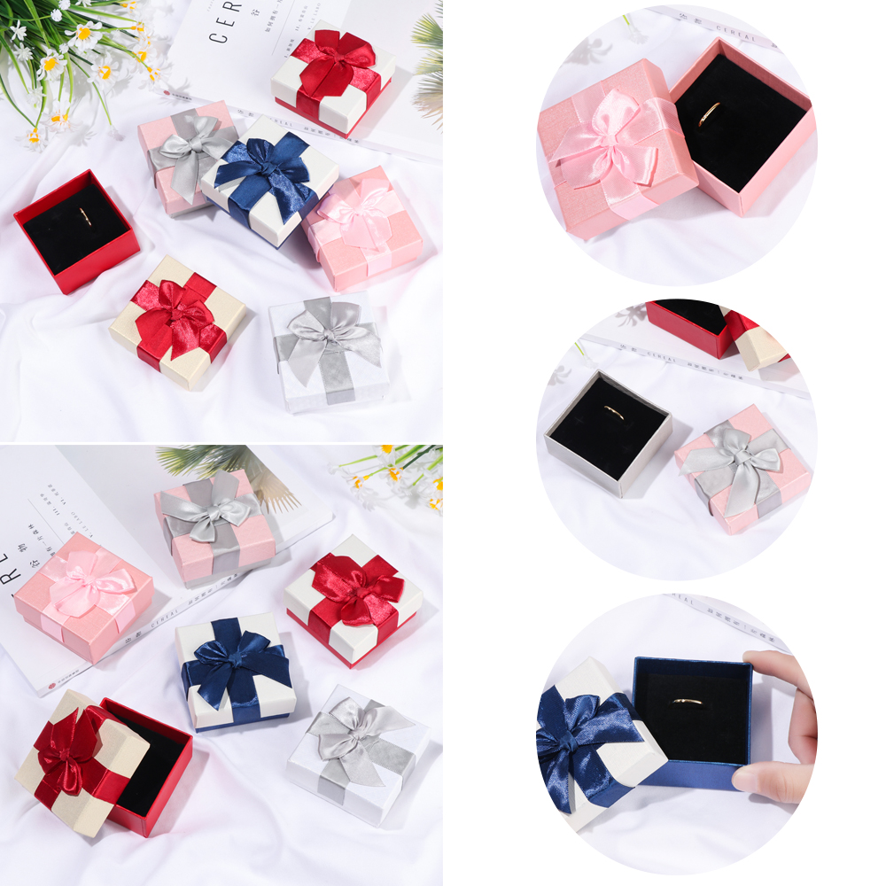 1 Hộp Đựng Trang Sức Hình Vuông Bằng Giấy Nhiều Màu Sắc