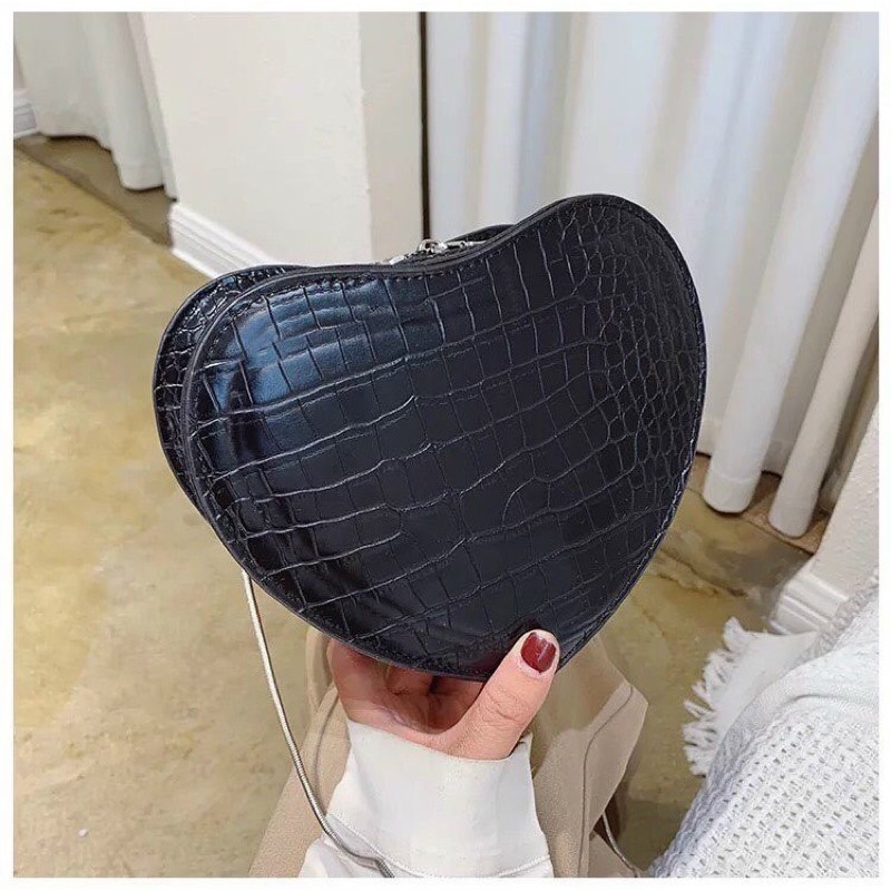 Túi đeo chéo trái tim mini