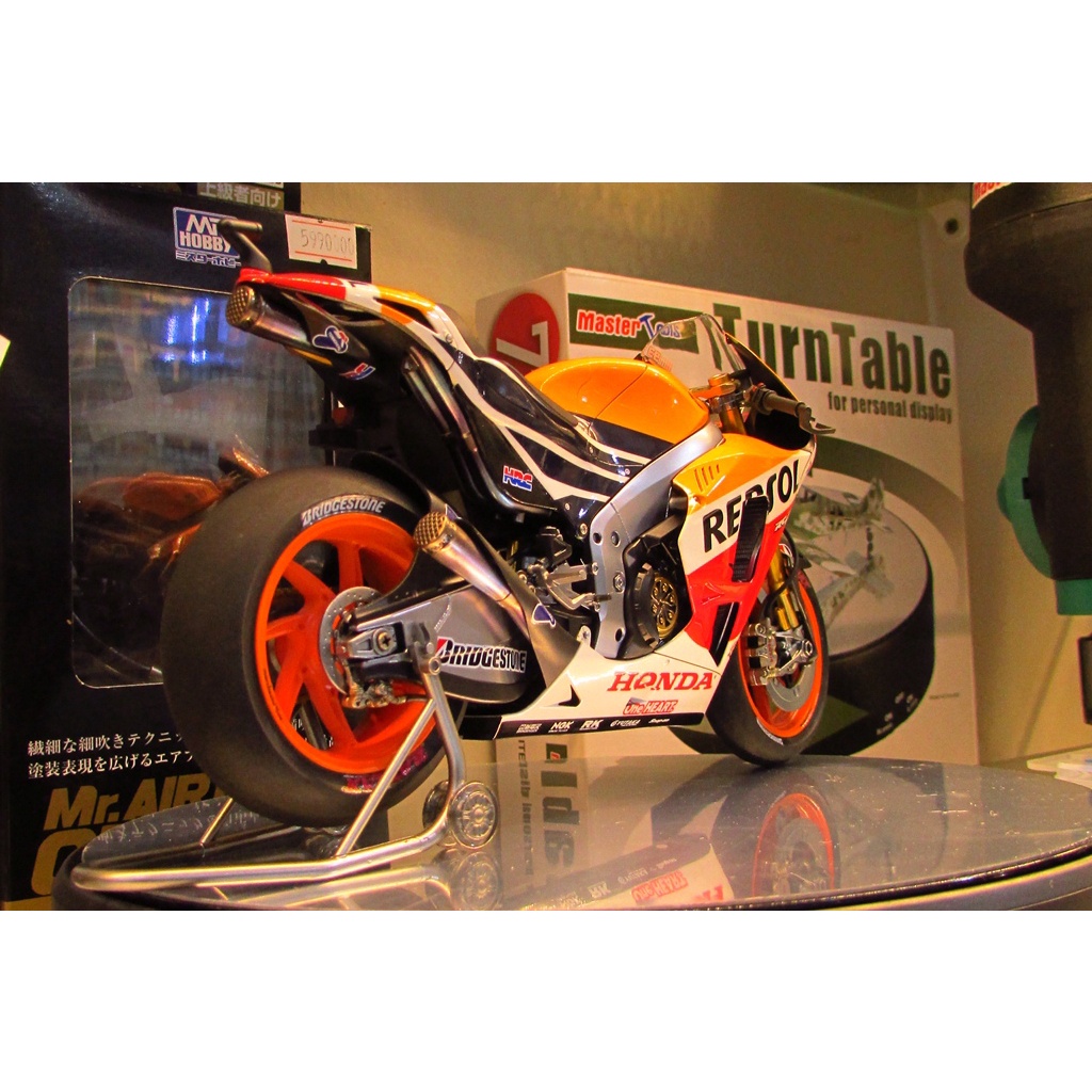 Tamiya 14130 Mô Hình Xe Moto 1/12 Repsol Honda RC213V '14