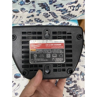 Sạc 12V Milwaukee M12 mới 100%. BN.