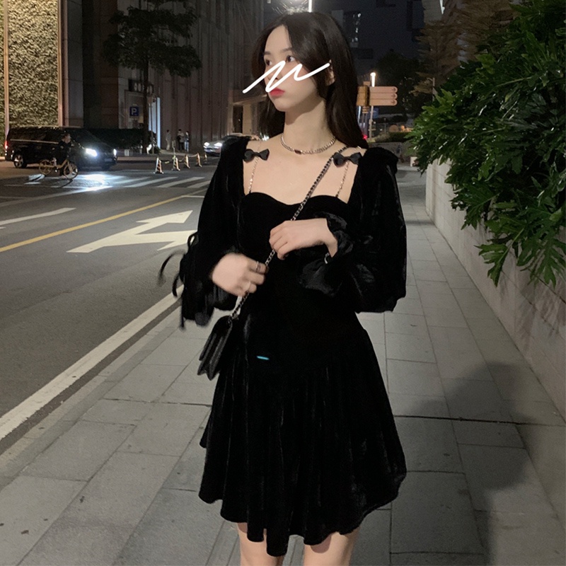 Váy nhung cổ vuông dành cho nữ phong cách Retro