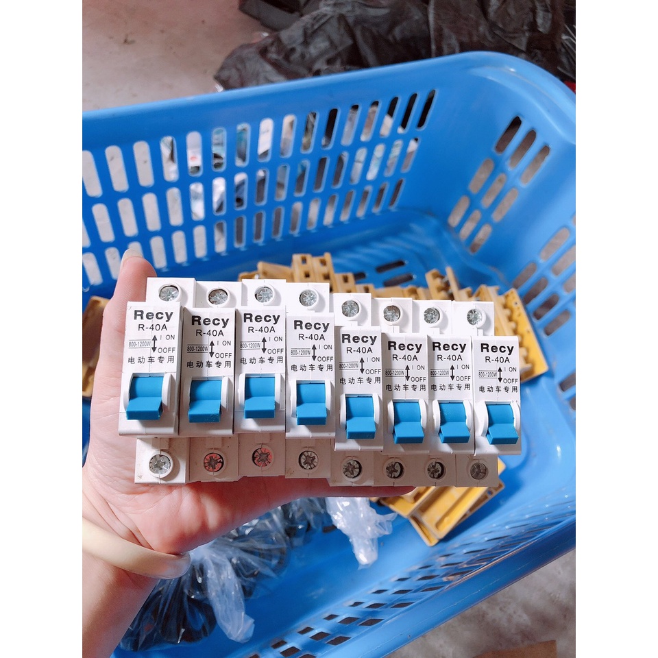 Attomat ngắt điện cho xe Xmen.