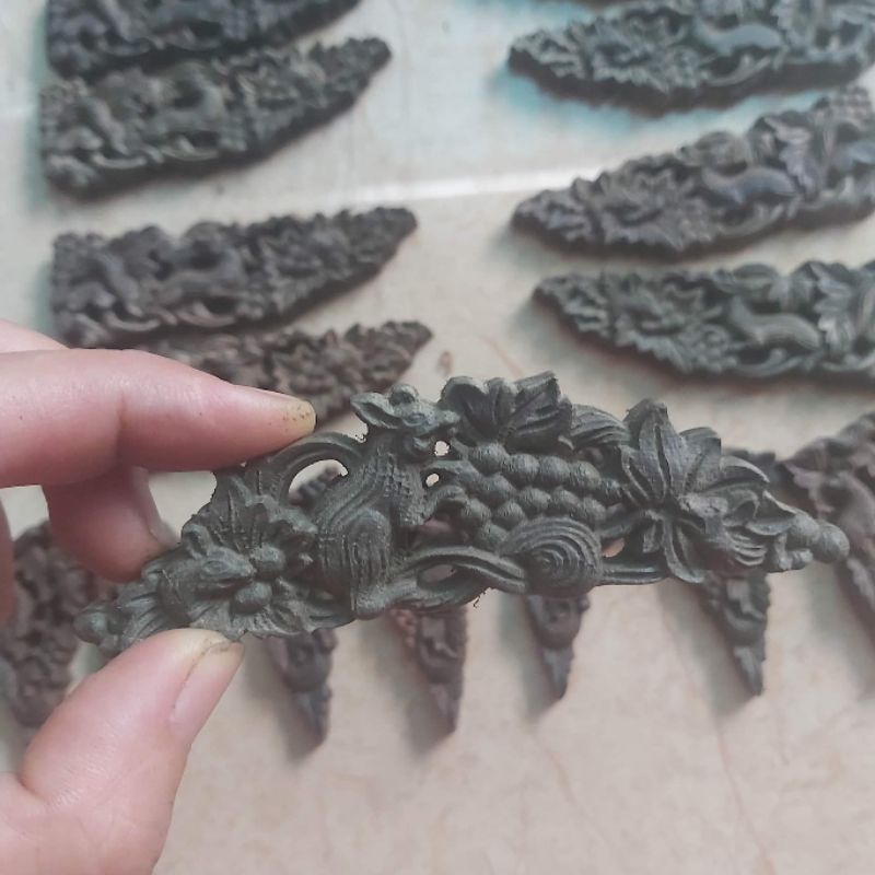 Đục  nho sóc gỗ mun 15 chi tiết lồng mào