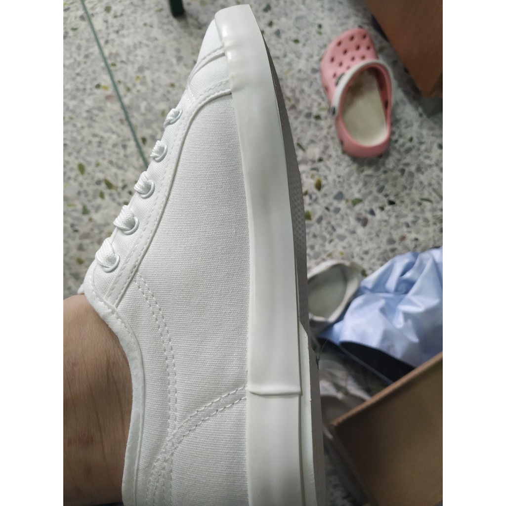 Giày vải trắng phong cách Hàn