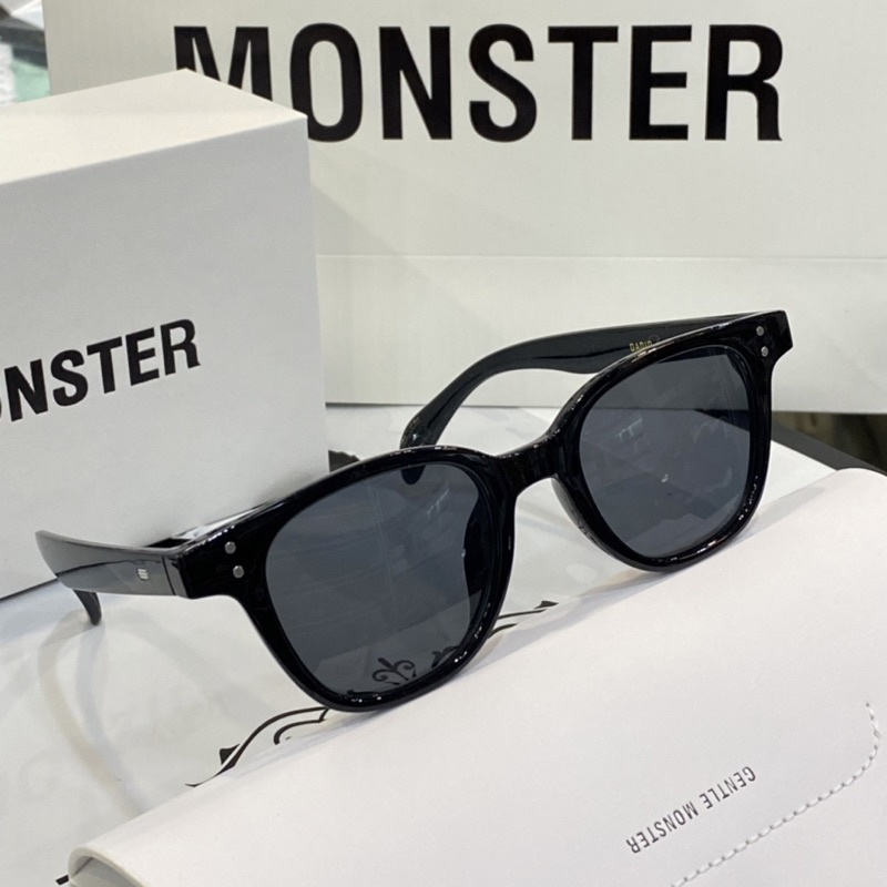 Kính râm thời trang GENTLE MONSTER DADIO màu đen và nâu,thiết kế Hàn Quốc cá tính,trẻ trung cho cả nam và nữ.Chống UV400