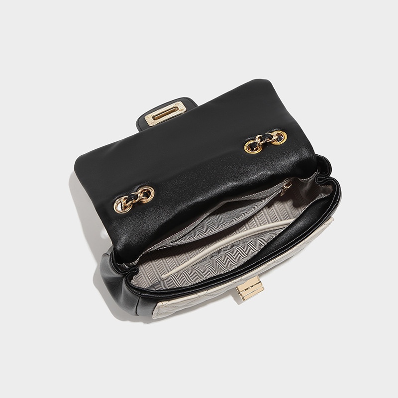 Túi Xách Đeo Vai Kiểu Vuông Nhỏ Phối Dây Xích Thời Trang Cao Cấp Mới