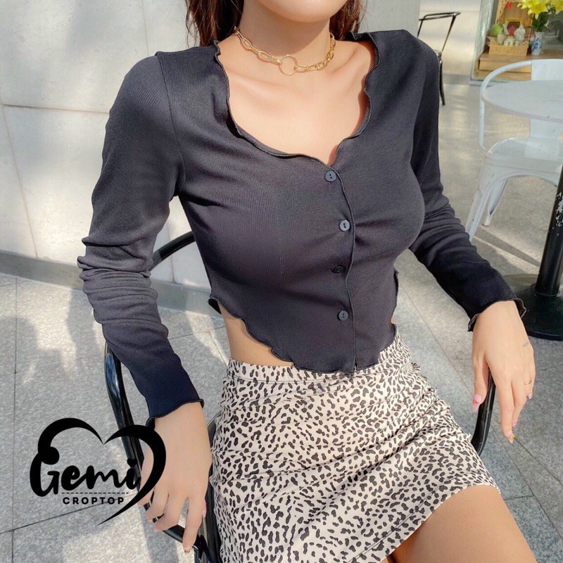 ÁO CROPTOP ĐÍNH CÚC ĐUÔI TÔM TAY DÀI [GEMI SHOP]