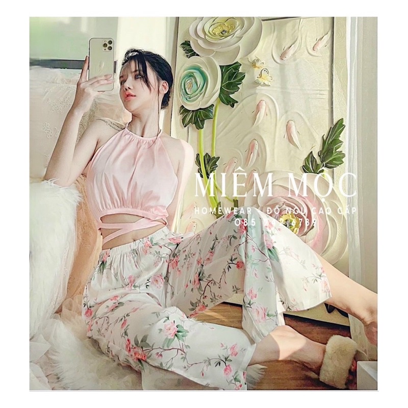 BỘ LỤA ÁO DÂY CỔ YẾM XINH