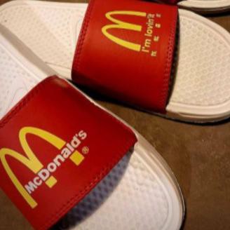 Sandal Nike Benassi X Mcd 4.4 > Thời Trang Dành Cho Cả Nam Và Nữ
