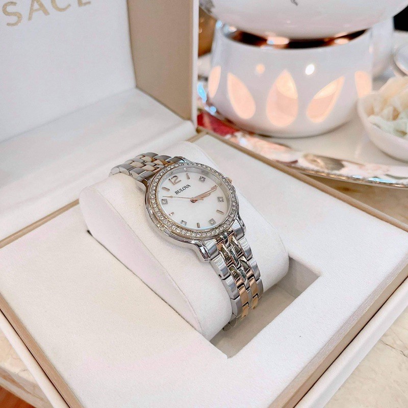 Đồng hồ nữ Bulova chạy pin .