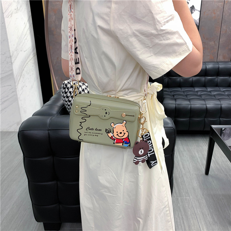 Túi đeo chéo hình gấu Pooh thời trang hè cho nữ