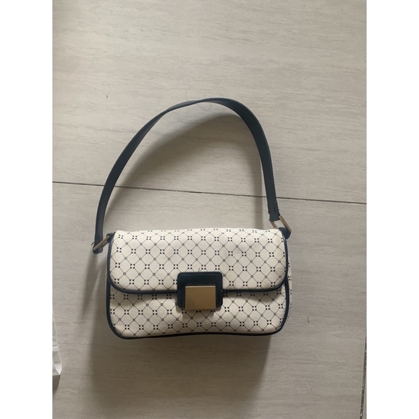 Túi đeo chéo và kẹp nách zara auth