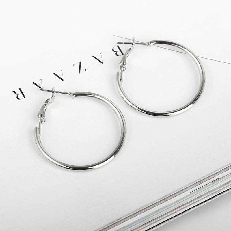 Khuyên tai làm từ thép không gỉ thời trang